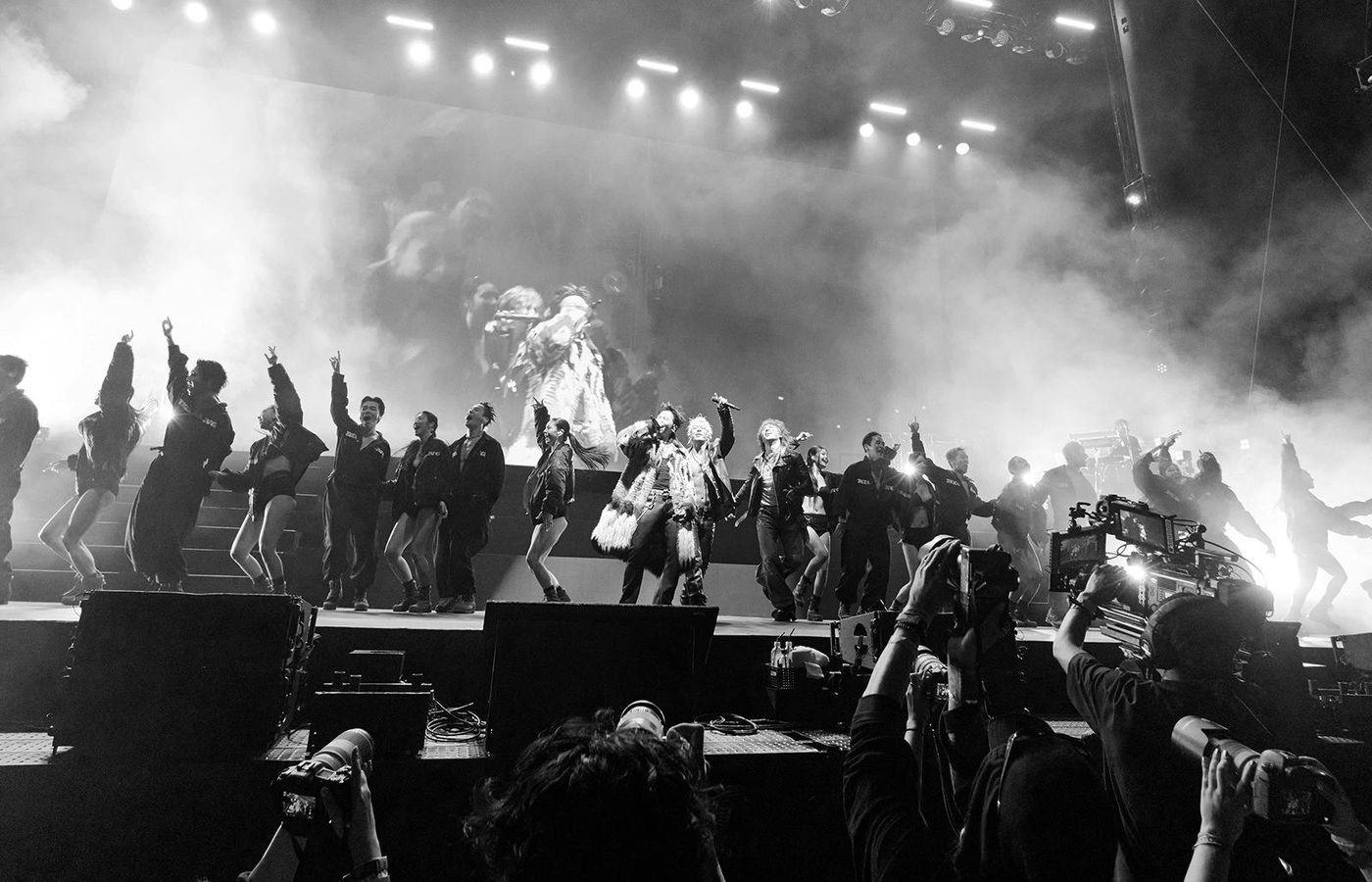 BIGBANG 2026-2027 World Tour < XX : COSMOS >