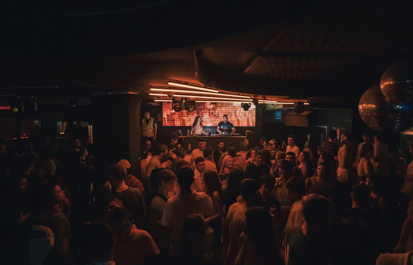 La Cueva Superclub